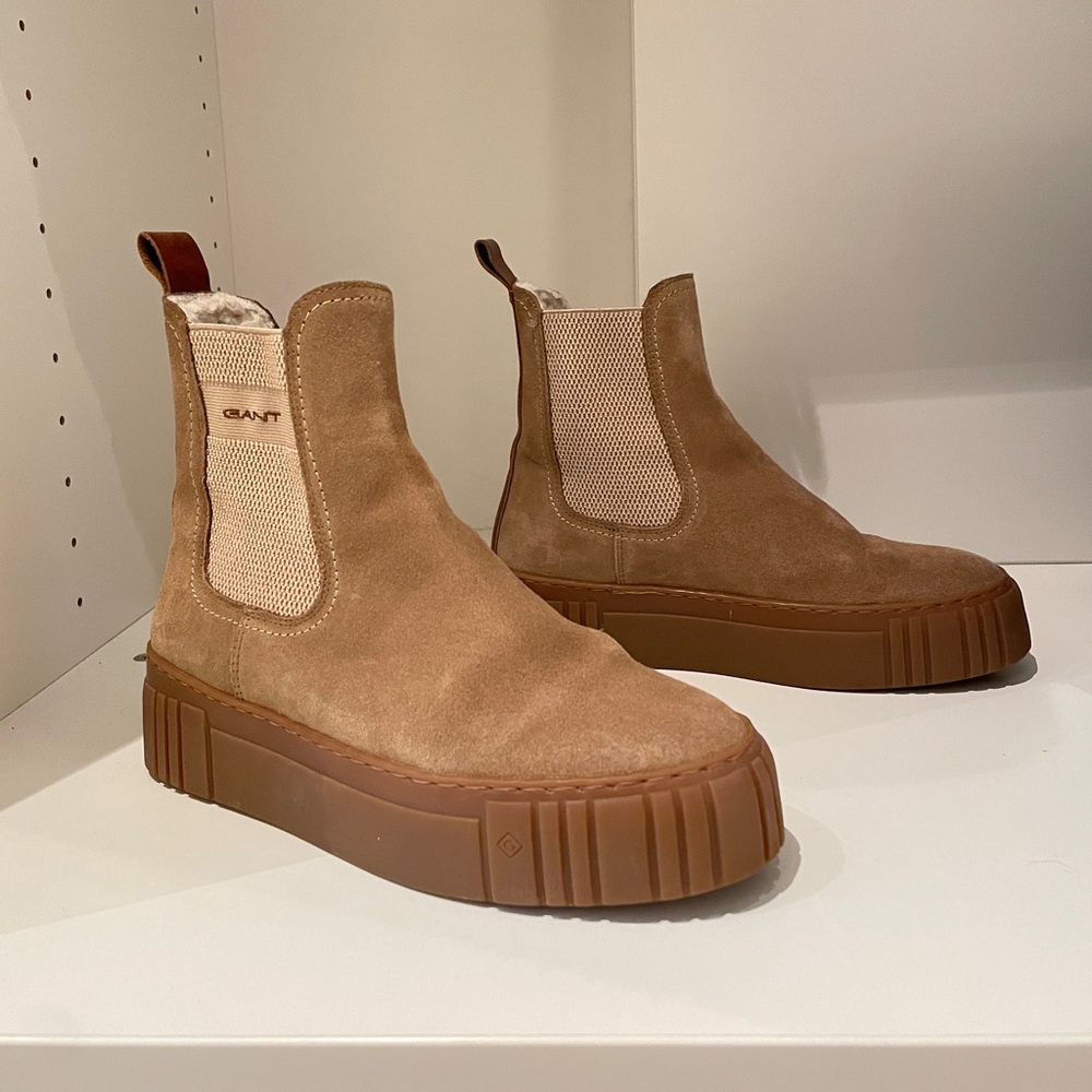 GANT Platform Suede Chelsea Boots